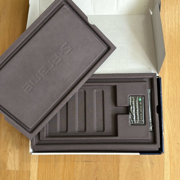 SONY | 9” DIGITAL PHOTO S-FRAME - Picture 7 of 7